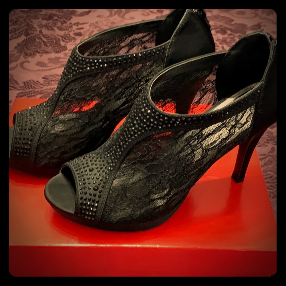 Very Cherry Blk Lace & Sequin High Heels
